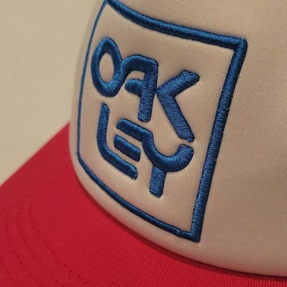 NEW OAKLEY AMERICAN RED WHITE BLUE MAGA  EMBROIDERED BASEBALL HAT - Picture 4 of 9